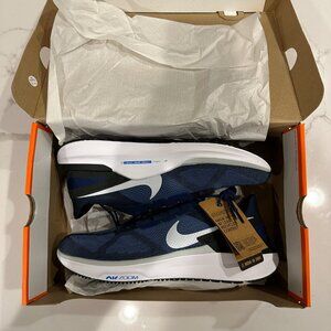 NEW WITH BOX, NEVER WORN: Men's Nike Structure 25 Size 11.5